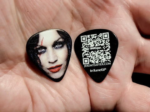 Cri Close Up Business Card Guitar Pick