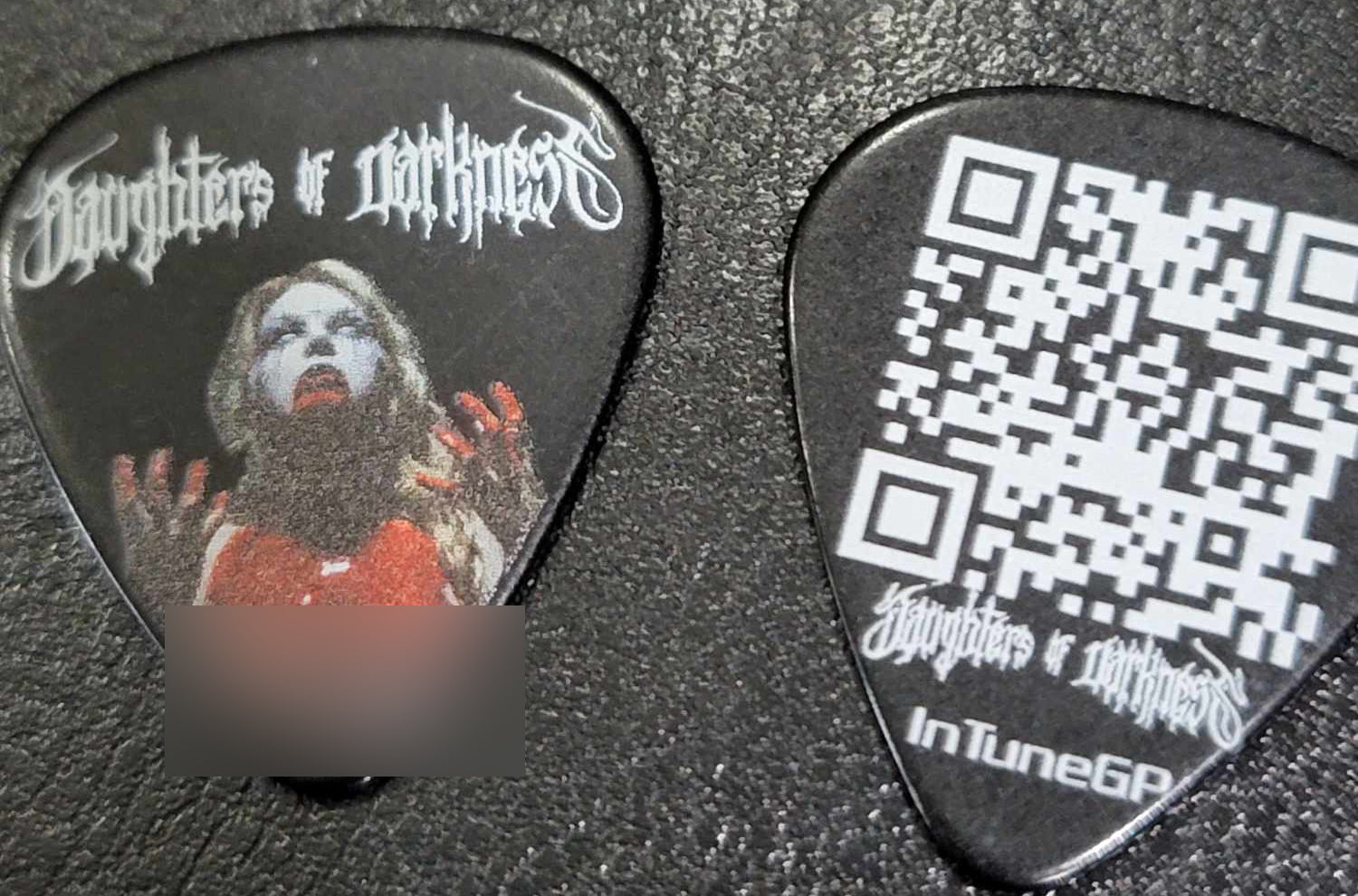 Daughters of Darkness Leanansidthe Business Card Guitar Pick